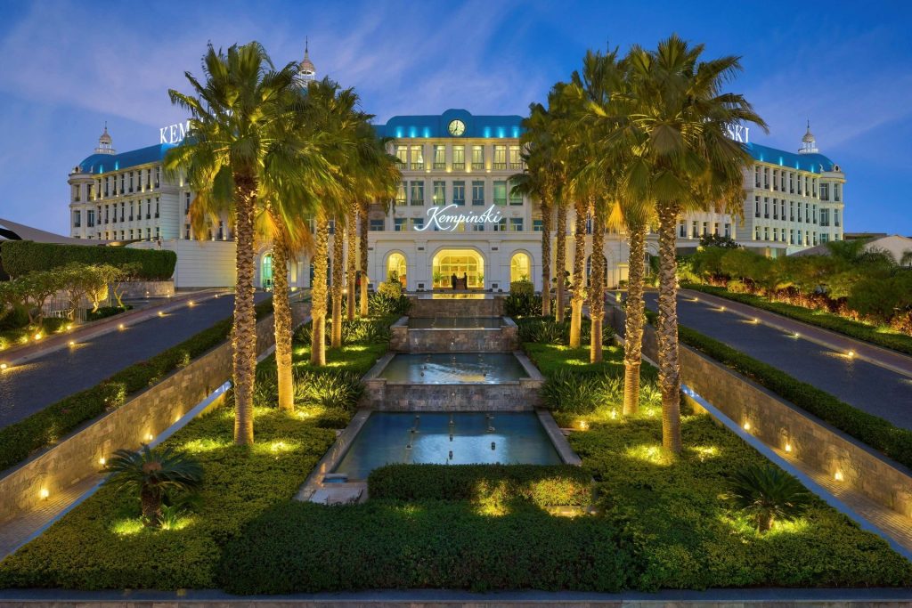 Royal Maxim Palace Kempinski Hotel